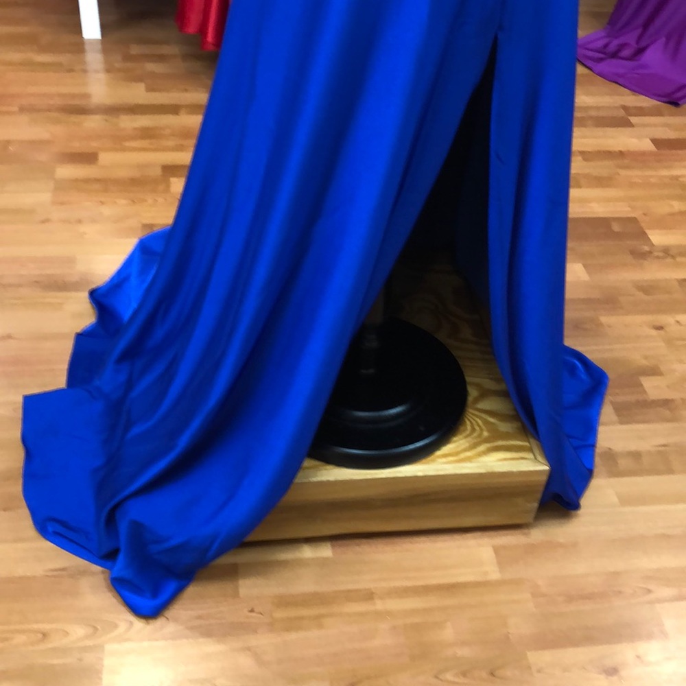 ⭐️SOLD OUT⭐️ Royal blue prom dress - Picture 3 of 7
